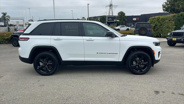 2025 Jeep Grand Cherokee GRAND CHEROKEE ALTITUDE 4X4