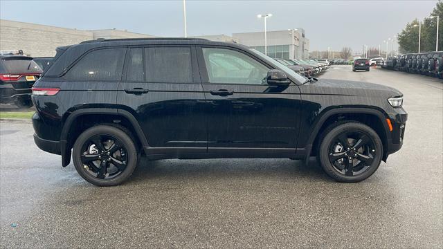 2025 Jeep Grand Cherokee GRAND CHEROKEE ALTITUDE 4X4