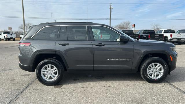 2025 Jeep Grand Cherokee GRAND CHEROKEE LAREDO 4X4