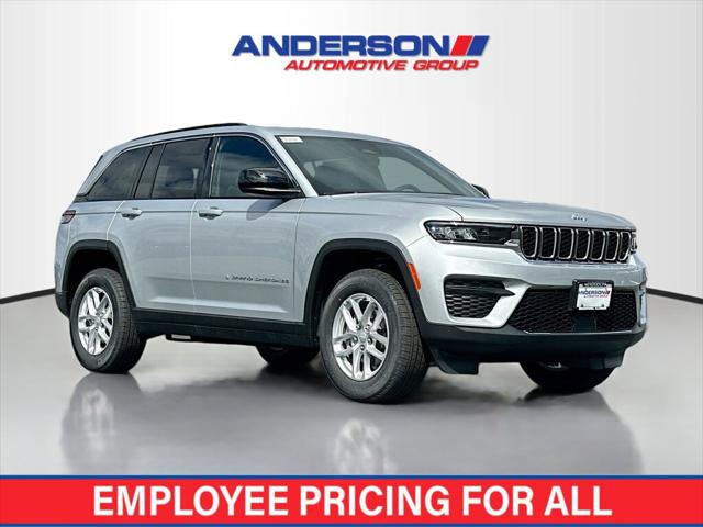 2025 Jeep Grand Cherokee GRAND CHEROKEE LAREDO X 4X4