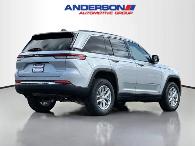 2025 Jeep Grand Cherokee GRAND CHEROKEE LAREDO X 4X4