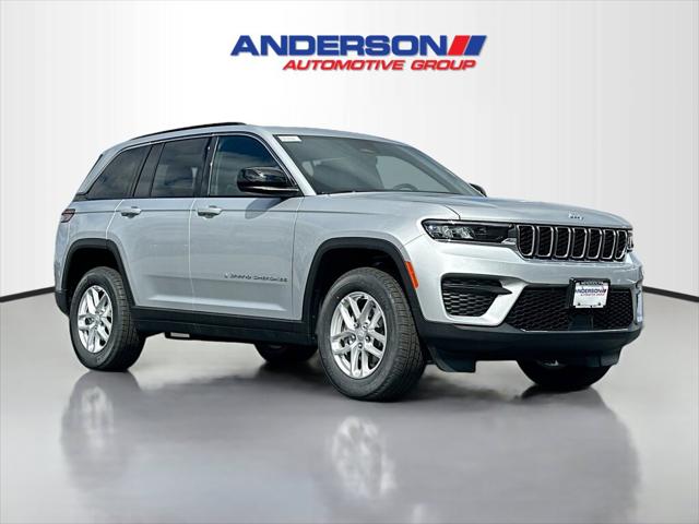 2025 Jeep Grand Cherokee GRAND CHEROKEE LAREDO X 4X4