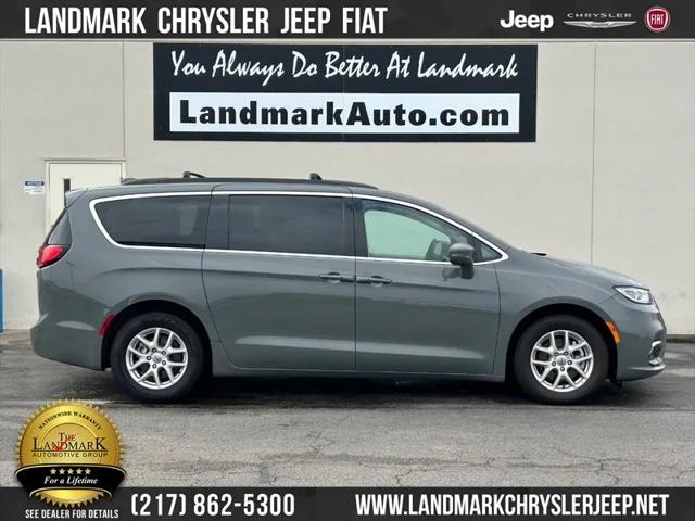 2022 Chrysler Pacifica Touring L