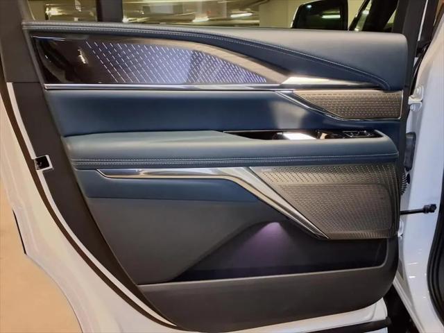 2025 Cadillac Escalade Sport 2