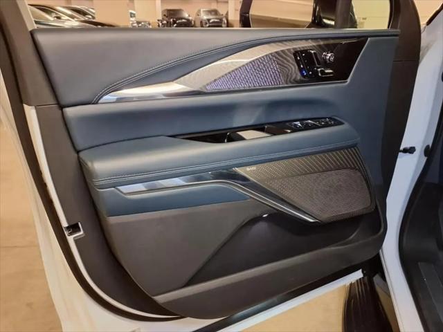 2025 Cadillac Escalade Sport 2