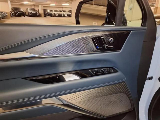 2025 Cadillac Escalade Sport 2