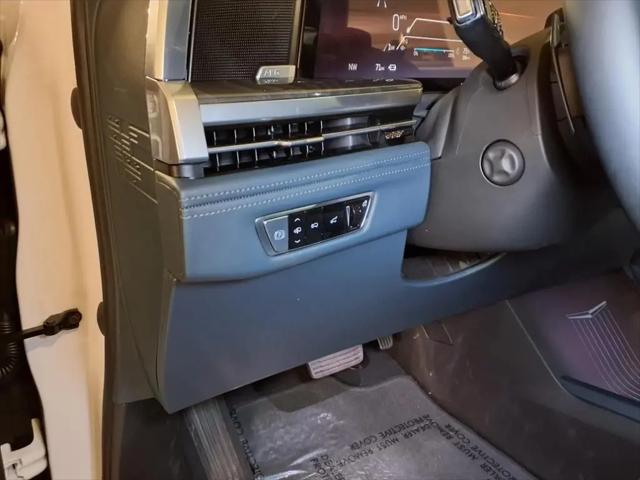 2025 Cadillac Escalade Sport 2