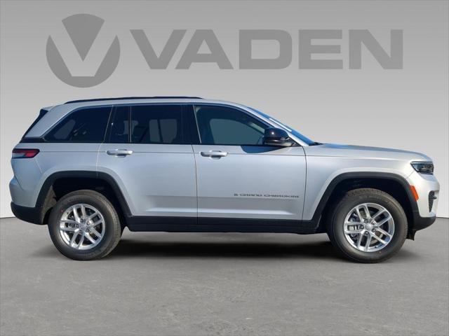 2025 Jeep Grand Cherokee GRAND CHEROKEE LAREDO X 4X2