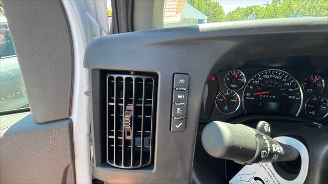 2025 Chevrolet Express Cargo Van RWD 2500 Regular Wheelbase WT