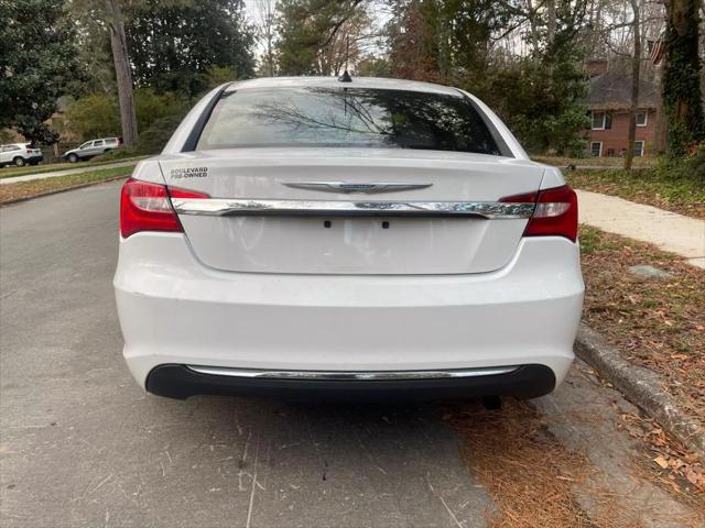 2014 Chrysler 200 LX