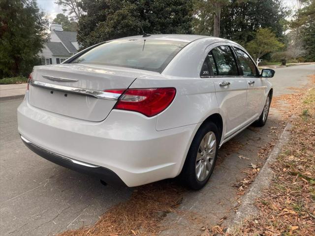 2014 Chrysler 200 LX
