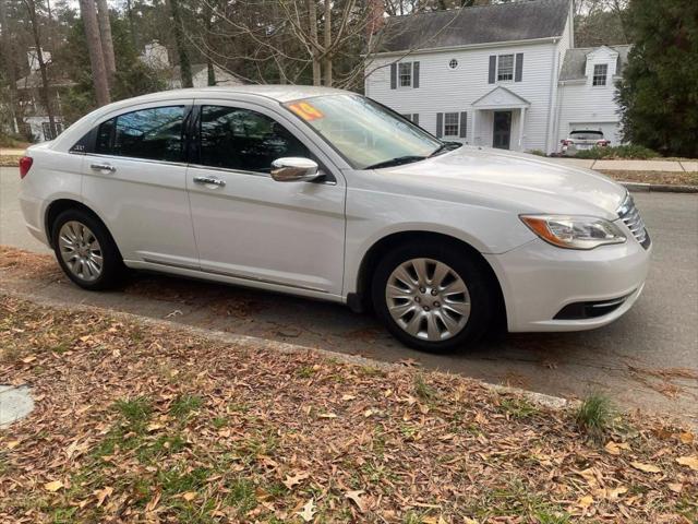 2014 Chrysler 200 LX