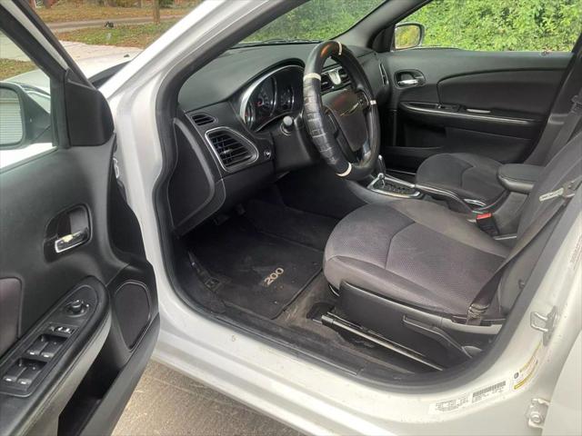 2014 Chrysler 200 LX