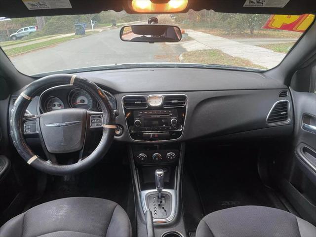 2014 Chrysler 200 LX