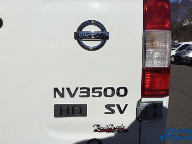 2015 Nissan 3500 SV V8