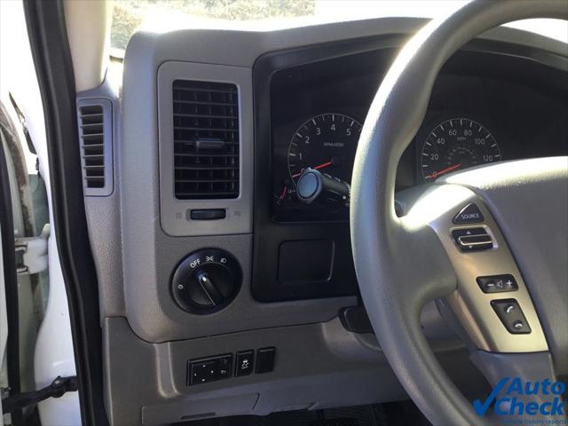 2015 Nissan 3500 SV V8