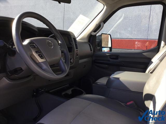 2015 Nissan 3500 SV V8