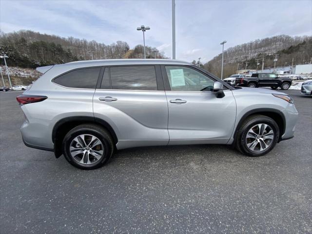 Used 2024 Toyota Highlander XLE with VIN 5TDKDRBH2RS531988 for sale in Pikeville, KY