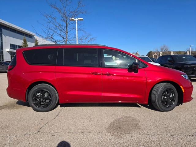 2025 Chrysler Pacifica Hybrid PACIFICA PLUG-IN HYBRID S APPEARANCE