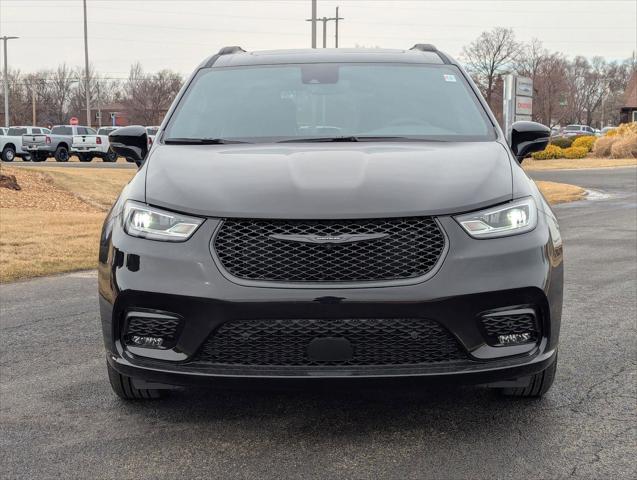 2025 Chrysler Pacifica Hybrid PACIFICA PLUG-IN HYBRID S APPEARANCE