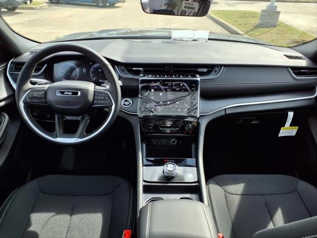 2025 Jeep Grand Cherokee GRAND CHEROKEE L LAREDO X 4X2