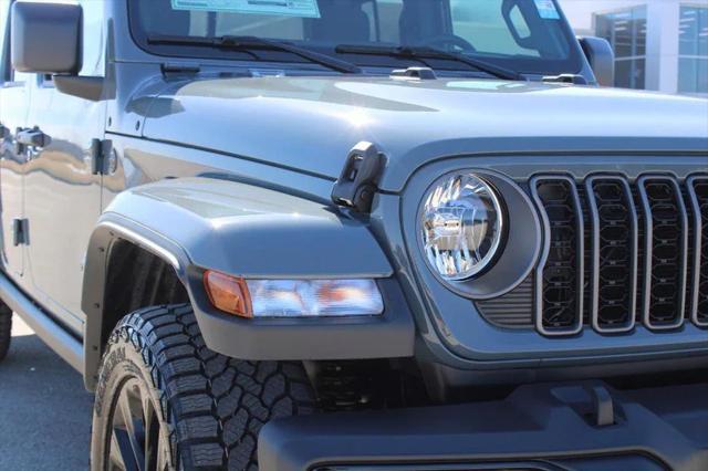 2025 Jeep Gladiator GLADIATOR NIGHTHAWK 4X4