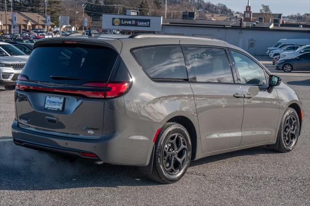 2025 Chrysler Pacifica Hybrid PACIFICA PLUG-IN HYBRID S APPEARANCE