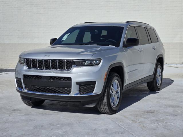 2025 Jeep Grand Cherokee GRAND CHEROKEE L LAREDO X 4X4