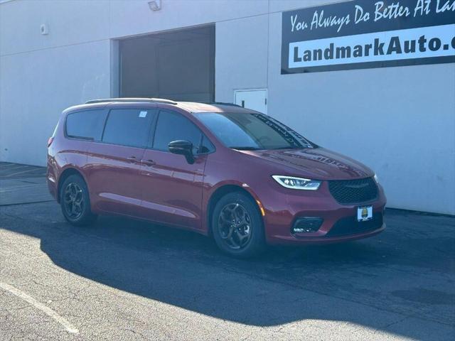 2025 Chrysler Pacifica Hybrid PACIFICA PLUG-IN HYBRID S APPEARANCE