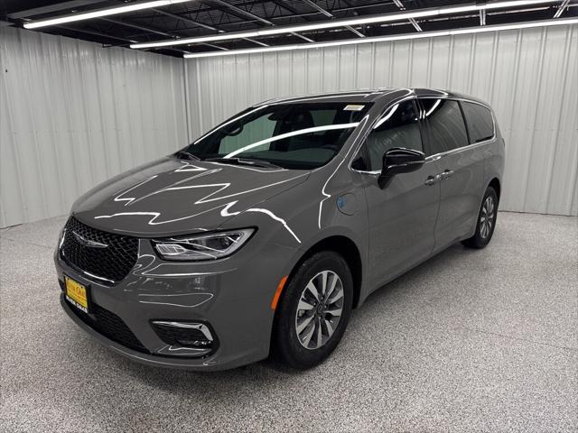 2025 Chrysler Pacifica Hybrid PACIFICA PLUG-IN HYBRID SELECT