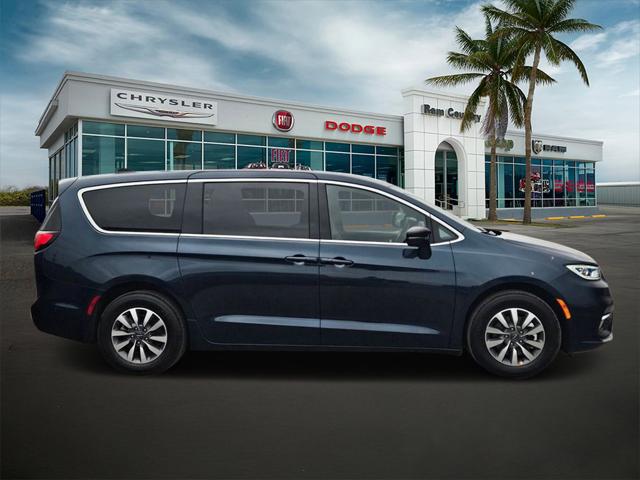 2025 Chrysler Pacifica Hybrid PACIFICA PLUG-IN HYBRID SELECT