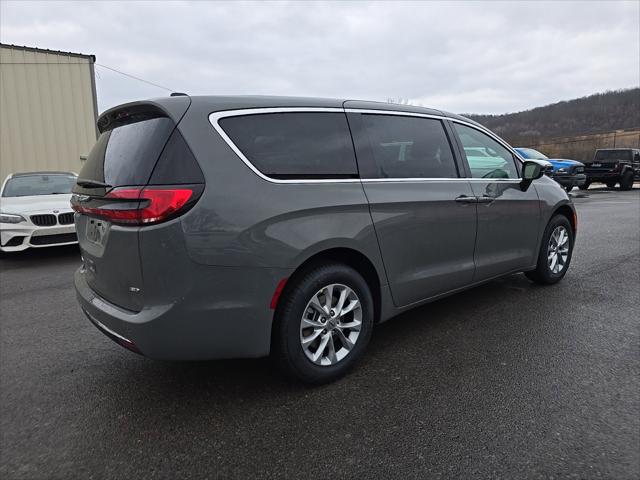 2025 Chrysler Pacifica PACIFICA SELECT AWD