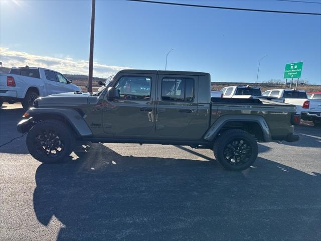 2025 Jeep Gladiator GLADIATOR NIGHTHAWK 4X4