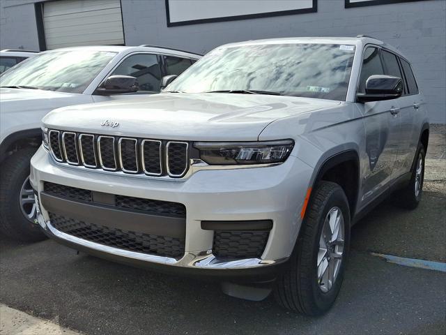 2025 Jeep Grand Cherokee GRAND CHEROKEE L LAREDO X 4X4