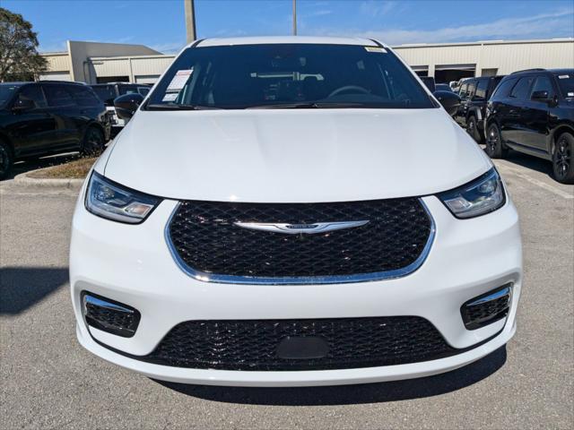 2025 Chrysler Pacifica PACIFICA SELECT AWD