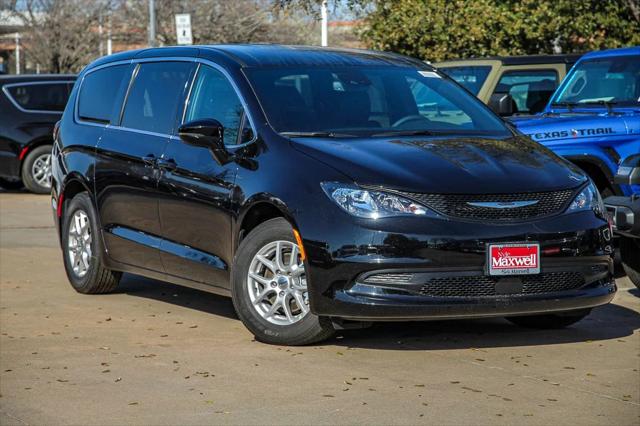 2025 Chrysler Voyager VOYAGER