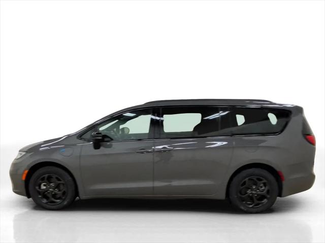 2025 Chrysler Pacifica Hybrid PACIFICA PLUG-IN HYBRID S APPEARANCE