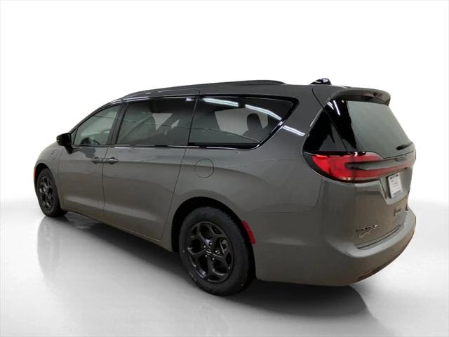 2025 Chrysler Pacifica Hybrid PACIFICA PLUG-IN HYBRID S APPEARANCE
