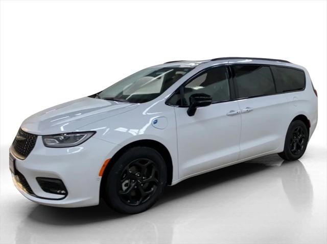 2025 Chrysler Pacifica Hybrid PACIFICA PLUG-IN HYBRID S APPEARANCE