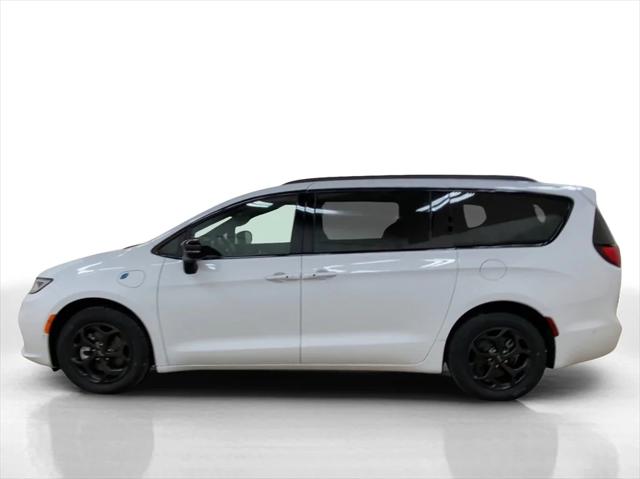 2025 Chrysler Pacifica Hybrid PACIFICA PLUG-IN HYBRID S APPEARANCE