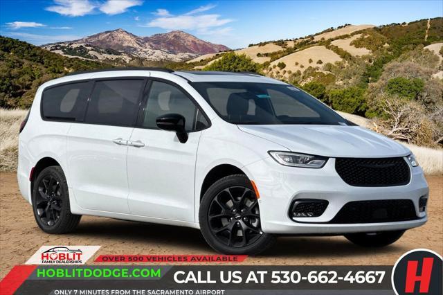 2025 Chrysler Pacifica PACIFICA LIMITED AWD
