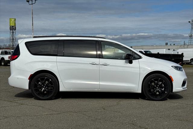 2025 Chrysler Pacifica PACIFICA LIMITED AWD
