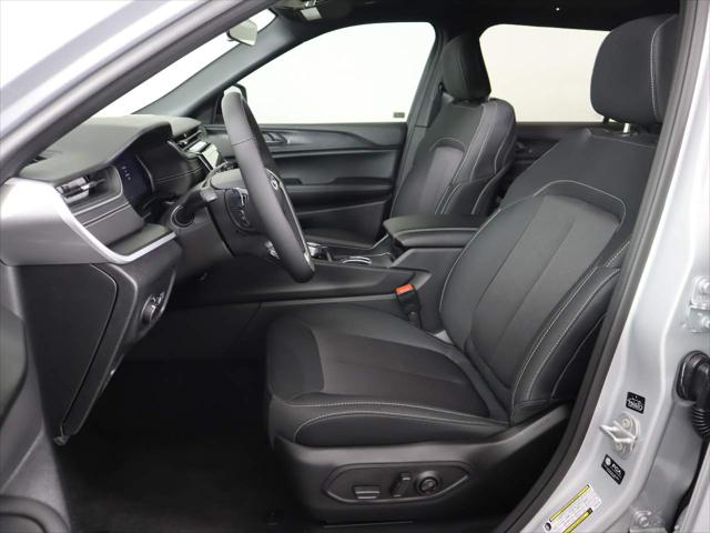 2025 Jeep Grand Cherokee L Laredo X 4x4