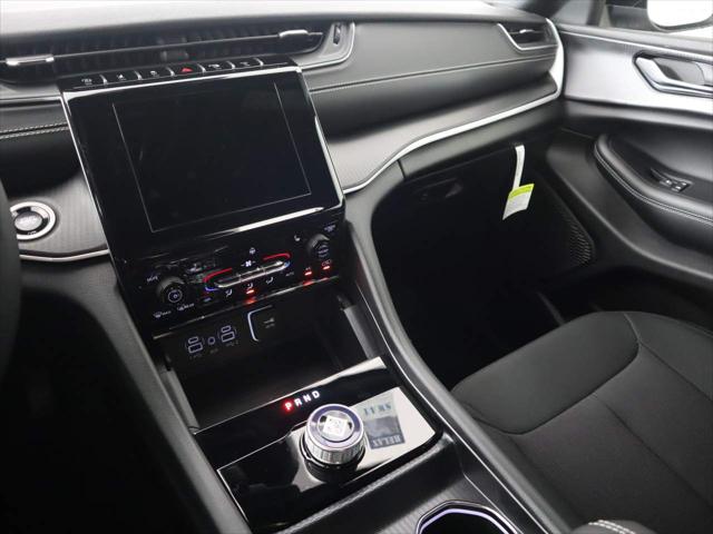 2025 Jeep Grand Cherokee L Laredo X 4x4