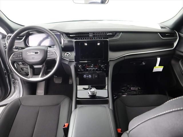 2025 Jeep Grand Cherokee L Laredo X 4x4