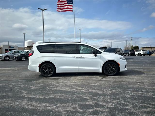 2025 Chrysler Pacifica Hybrid PACIFICA PLUG-IN HYBRID S APPEARANCE