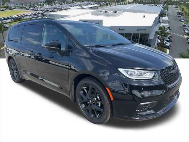 2025 Chrysler Pacifica PACIFICA LIMITED