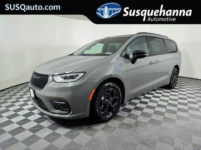 2025 Chrysler Pacifica Hybrid PACIFICA PLUG-IN HYBRID S APPEARANCE