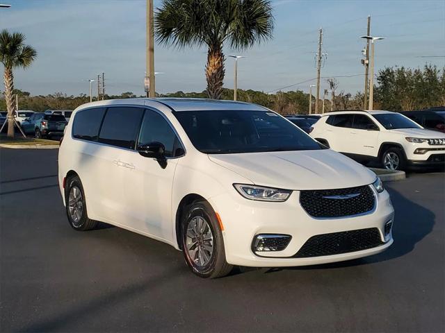 2025 Chrysler Pacifica Hybrid PACIFICA PLUG-IN HYBRID SELECT