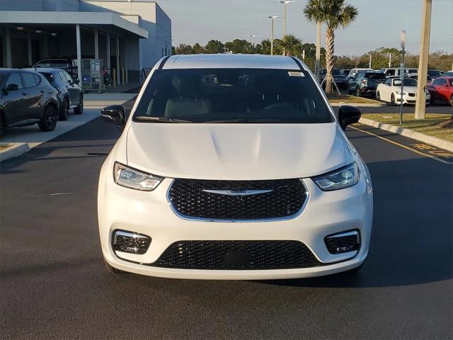 2025 Chrysler Pacifica Hybrid PACIFICA PLUG-IN HYBRID SELECT